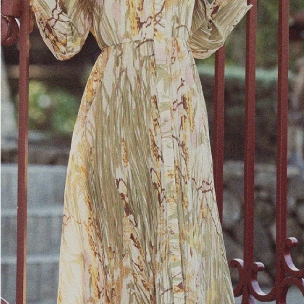 Soleil  MICRO PLEATS PRINCESS STYLE DRESS-PASTEL FLORAL-NWT